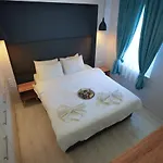 Nar 15 Boutique בית אירוח *