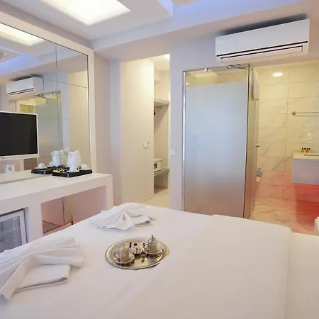 Hotel Sea Front Pansiyon *