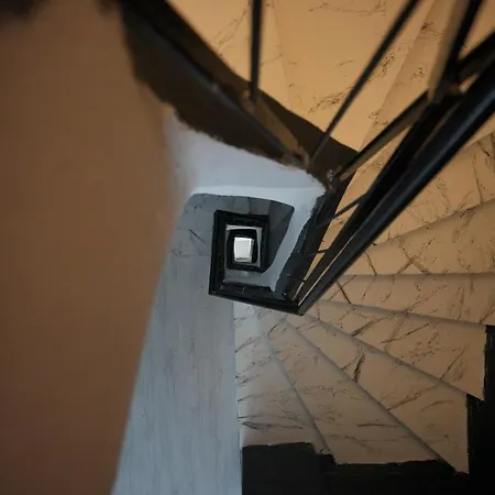 Gazde/Camere de închiriat Nar 15 Boutique