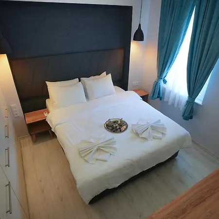 Nar 15 Boutique Hotel *